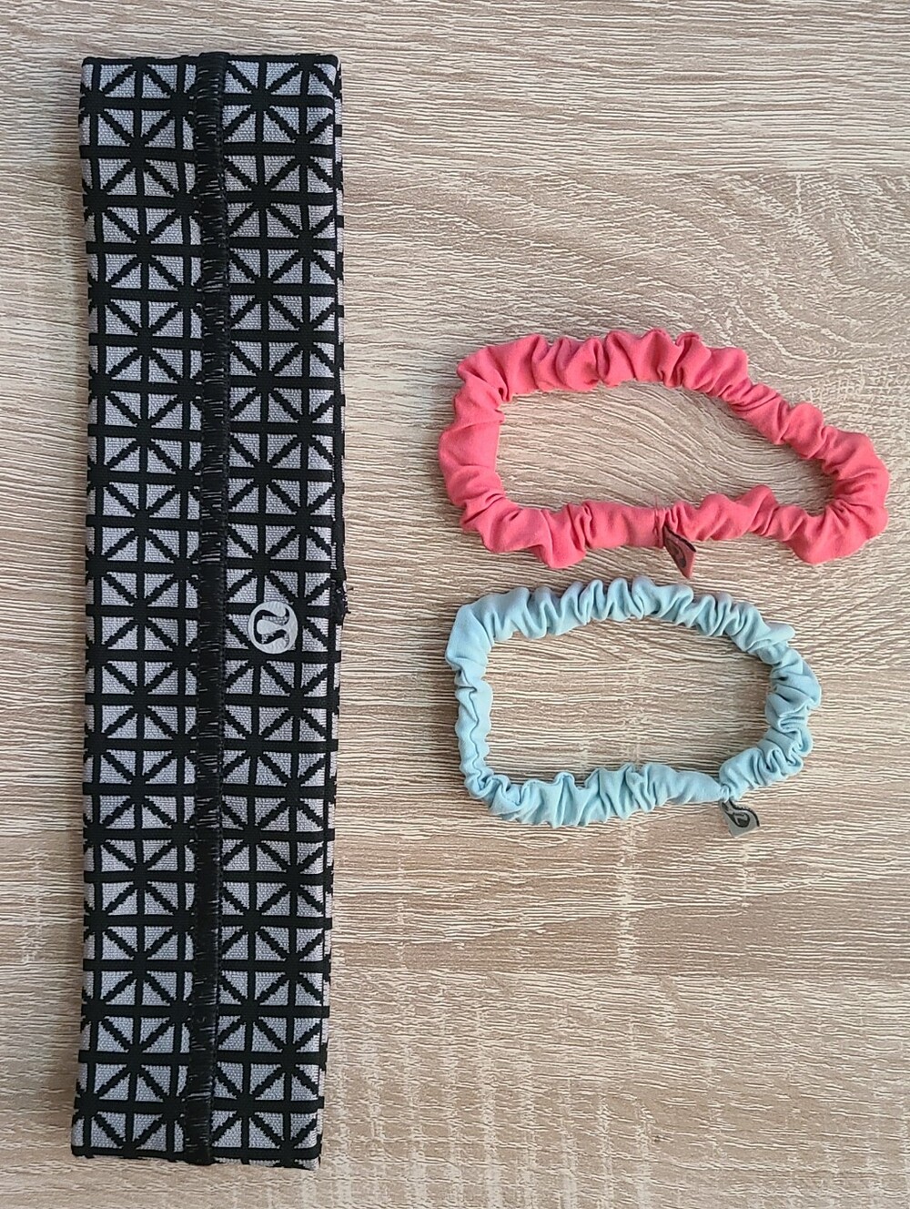 Lululemon Hair Accessories Bundle Headband + 2 Scrunchies